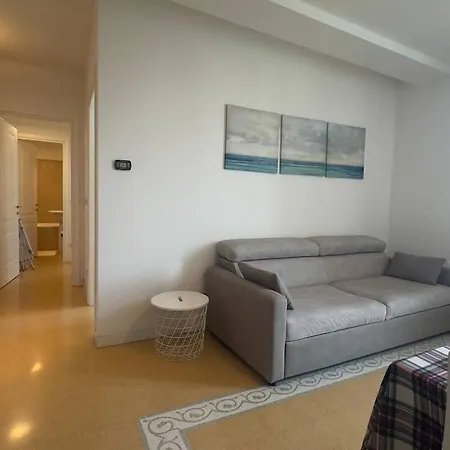 Casa Robutti A Alassio